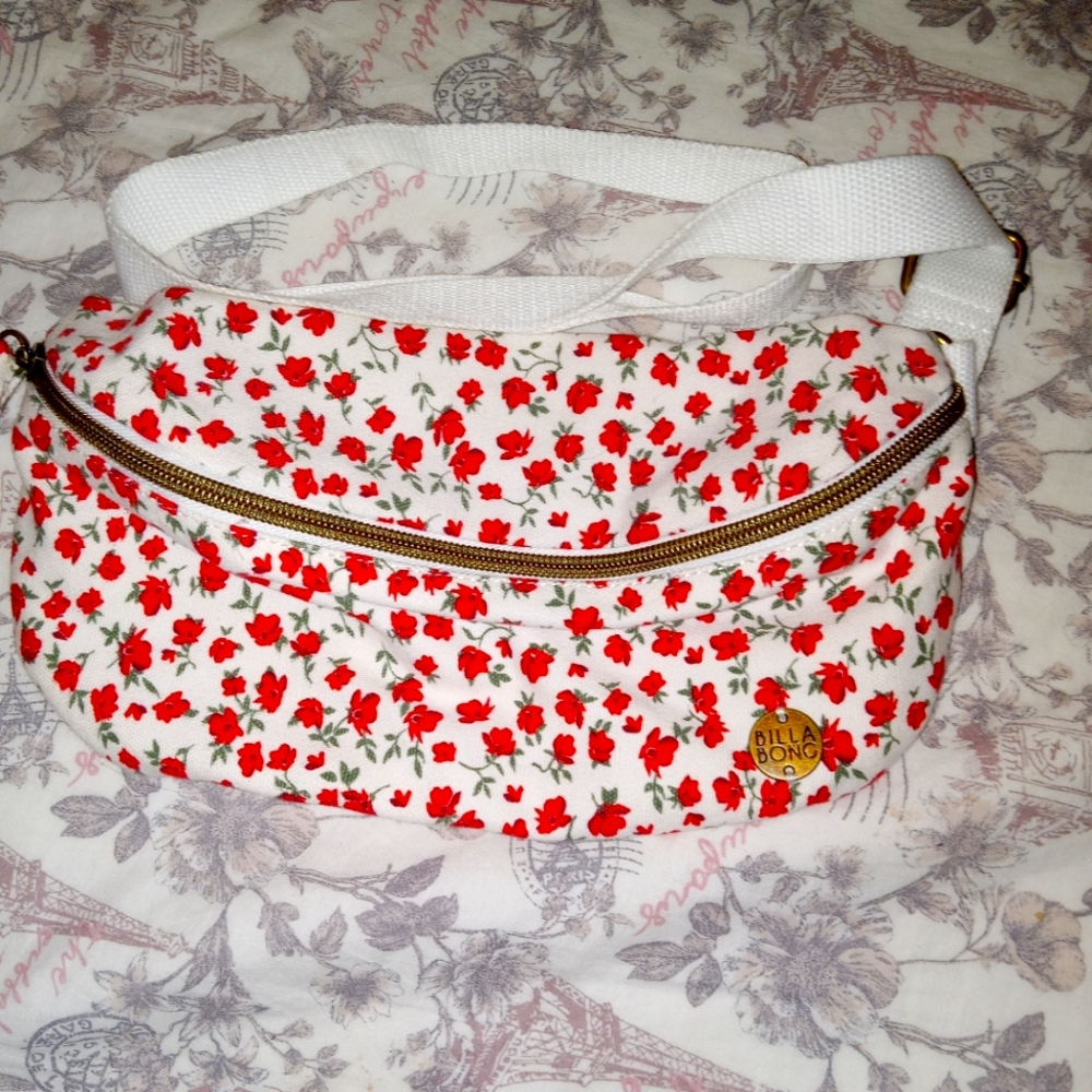 I'm selling a BillaBong Rose bag